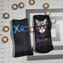 Load image into Gallery viewer, Kitty Patriot crew socks
